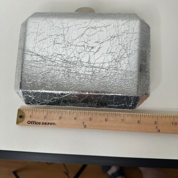 Lulu's Silver Metallic Krinkle Box Snap Close Clutch Purse & Chain Strap - Picture 14 of 16